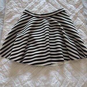 Abercrombie & Fitch Black and White Striped Skater Skirt M Vintage Y2K